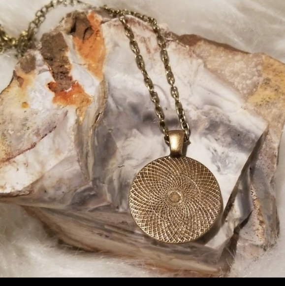 BRONZE keep calm and go to Starbucks neclace - Picture 4 of 7